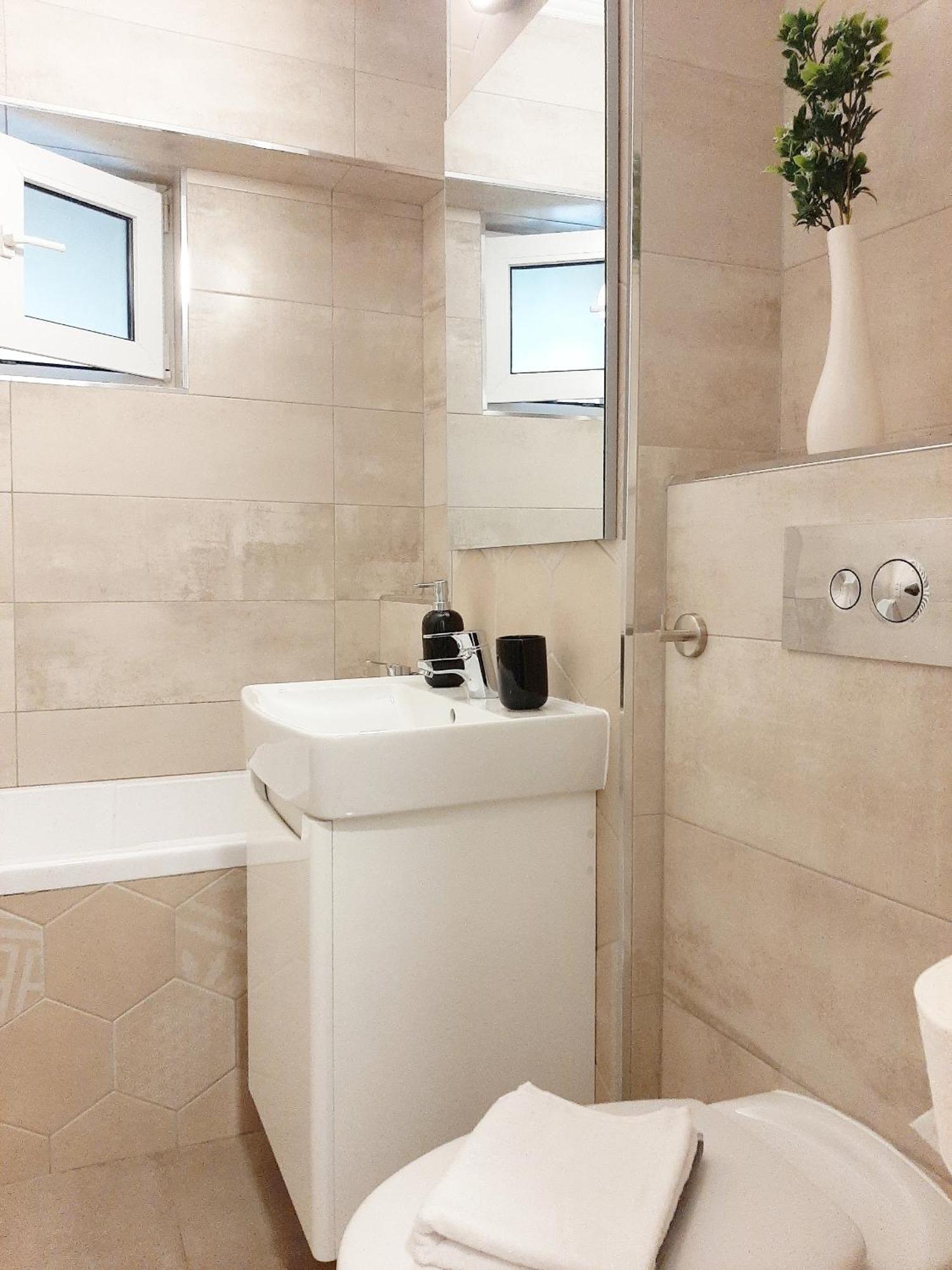 Apartament Cezar Faleza-Nord Constanta-Plaja Reyna Buitenkant foto