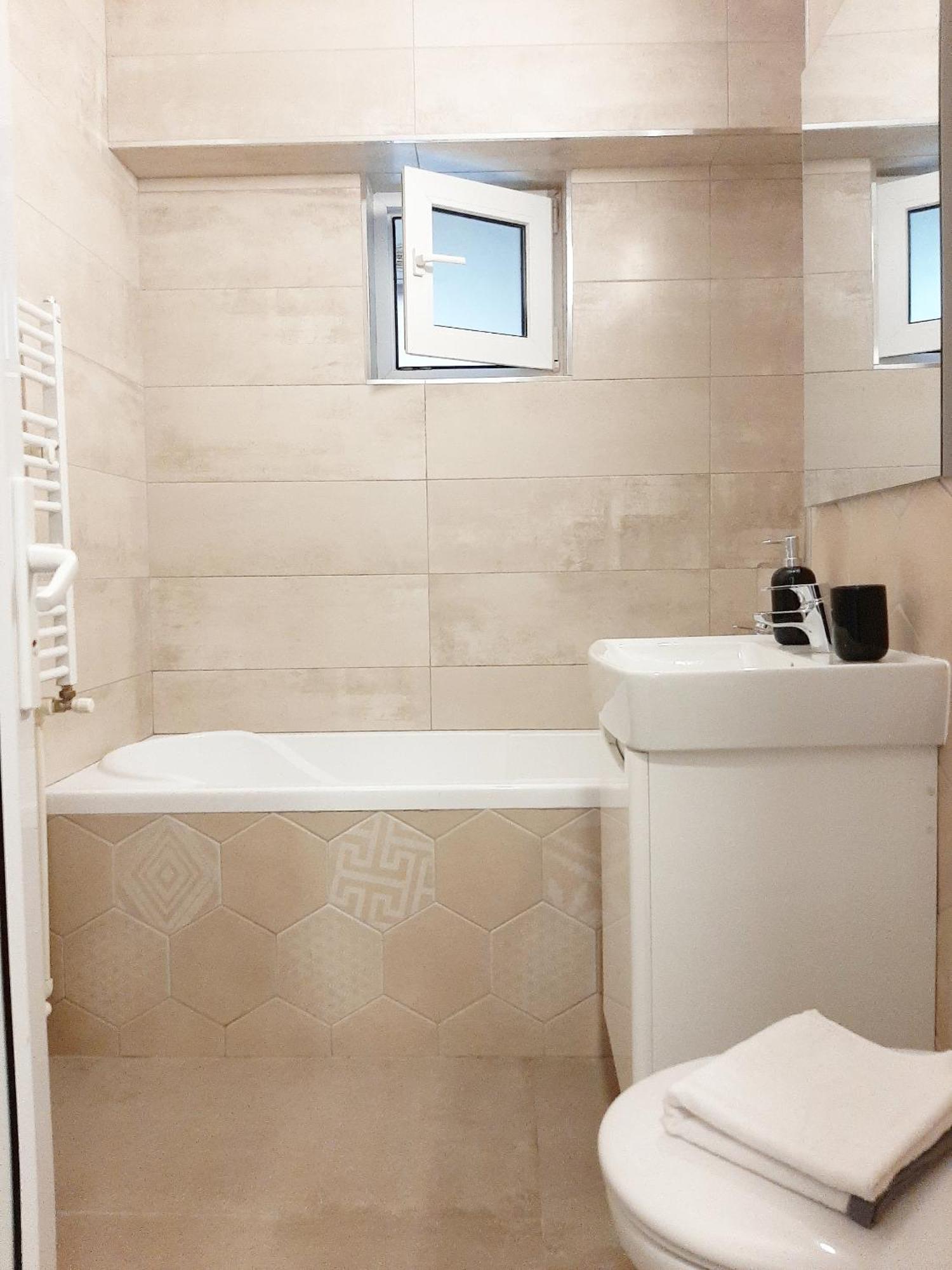 Apartament Cezar Faleza-Nord Constanta-Plaja Reyna Buitenkant foto